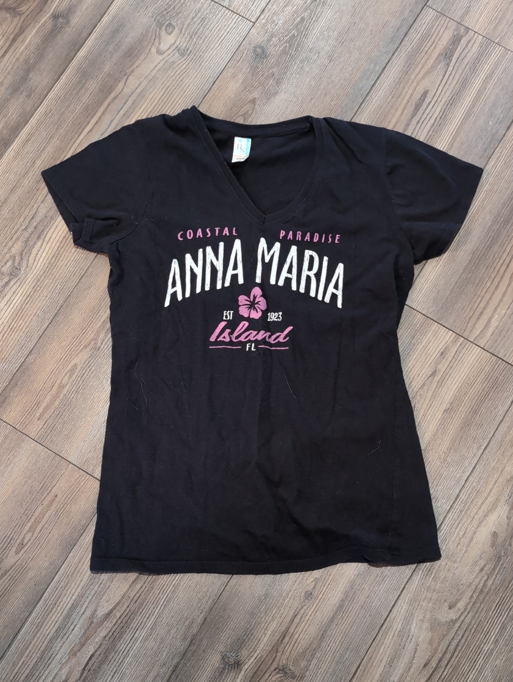 Anna Maria Island V-Neck Graphic Tee - Black